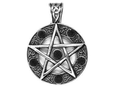 Takı, kolye. Sihirli pentagram. Paslanmaz çelik. Bir arka plan rengi.