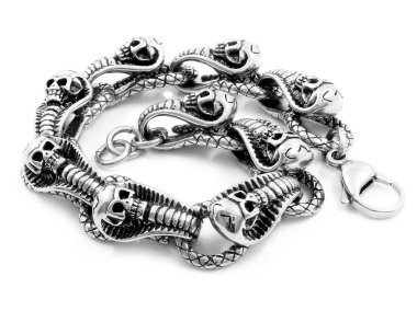 Erkekler için takı bilezik. Kafatasları, haçlar ve klasik. Paslanmaz çelik. Bir renk arka plan