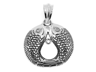 Kolye Takı balık. Paslanmaz çelik. Beyaz arka plan rengi