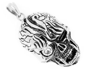 Takı erkekler için. Kafatası paslanmaz çelik. Bir arka plan rengi