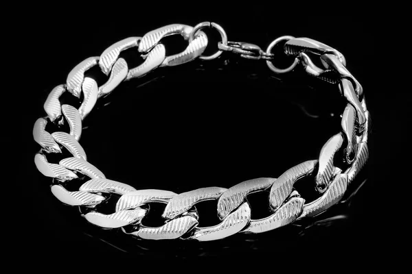 Smycken silverarmband. Rostfrittstål — Stockfoto