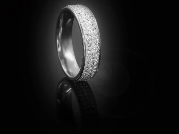 Anel de casamento de jóias. Aço inoxidável . — Fotografia de Stock