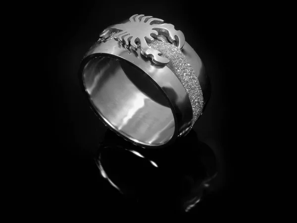 Anillo de joyas para hombres. Material acero inoxidable . —  Fotos de Stock