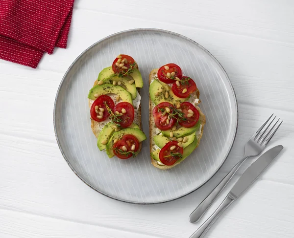 Sandviç ler veya ekmek ve lezzetli malzemelerle hazırlanan tapas. N