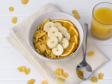 Farklı sarı malzemelerden oluşan kahvaltı