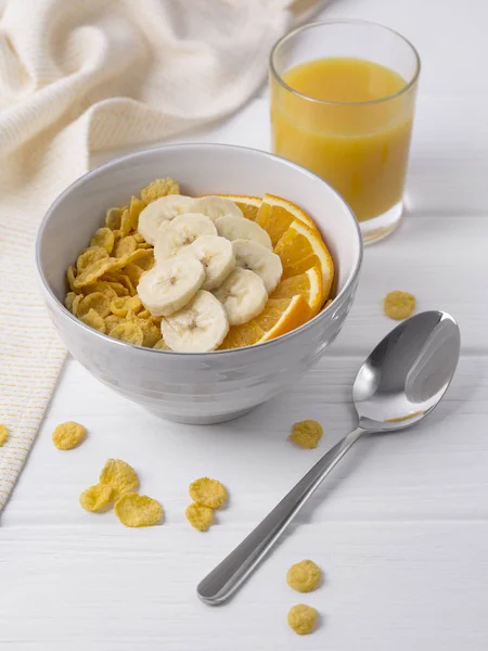 Сніданок, який складається з різних жовтих інгредієнтів — стокове фото