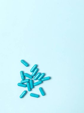 Pastel arka planda mavi haplar. Kadıngüzellik bl için Şablon