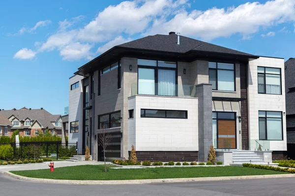 Luxe Huis Montreal Canada Tegen Blauwe Hemel — Stockfoto