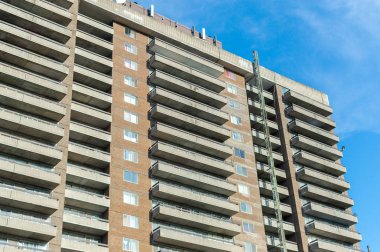 Modern konut binalar büyük pencereler ve balkon Montreal, Kanada. 