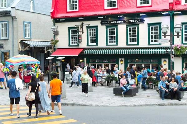 Quebec Stad Québec Canada Juni 2018 Voetganger Verkennen Franse Charme — Stockfoto