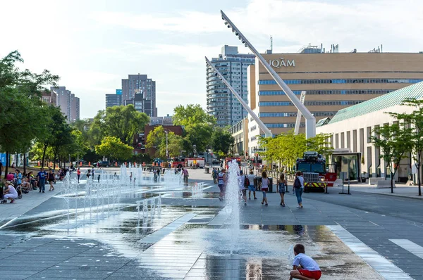 Montreal Canadá Agosto 2018 Central Place Des Arts Square Com — Fotografia de Stock