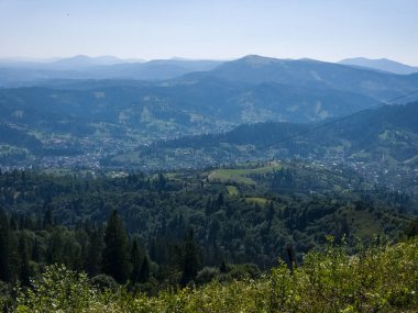 Karpai Dağları 'nın köyünün manzarası.