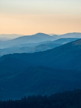 Karpatlar 'da gün batımı.