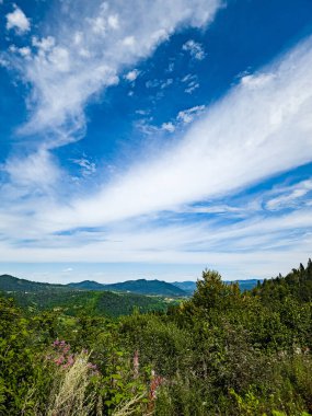 Bulutlu güzel manzara