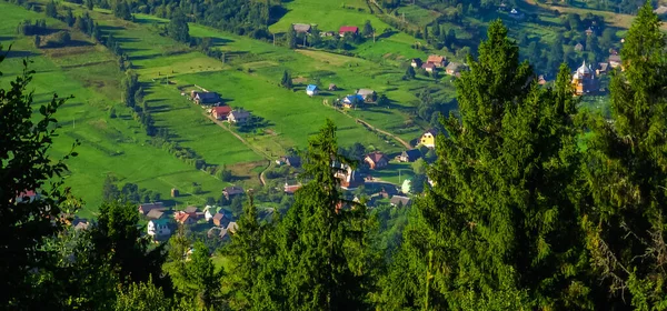 görünümü bir dağ köyü