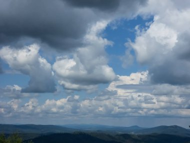 Dağların güzel manzarası