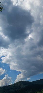 Dağların güzel manzarası