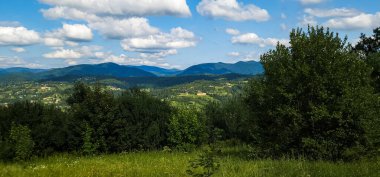 Dağın tepesinden manzara