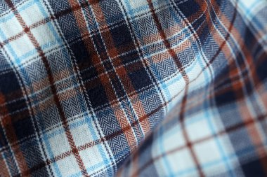 Damalı erkek gömleğinin detaylarını kapat