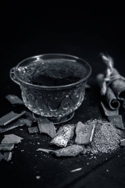 Tarçın, tarçın zeylanicum bütün tarçın ile ve onun toz çay kapatır.