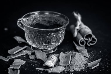 Tarçın, tarçın zeylanicum bütün tarçın ile ve onun toz çay kapatır.