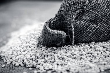 Ham organik beyaz mercimek, gunny çantaya vigna mungo.