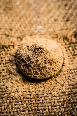 Toz Hint sakız, babol meyve, Bawal ke paide topçu çanta üzerinde küçük bir tabak içinde.