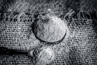 Toz yakın babool meyvesi akasya nilotica Linn toz topçu arka plan üzerinde faydalıdır ve Ayurvedik tıp diş sorunları için.