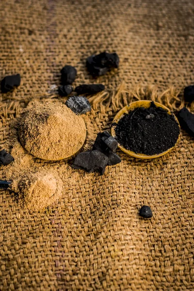 Fruta Babool Vachellia Nilotica Árbol Arábigo Goma Con Carbón Polvo — Foto de Stock