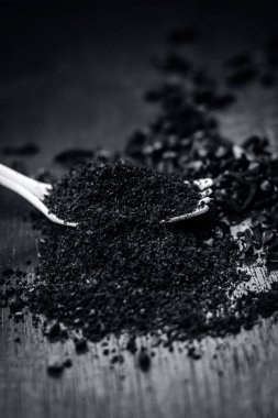 Karanfil, Syzygium aromaticum çatal onun tozu ile yakın çekim.