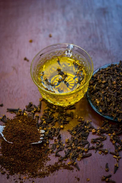 Nahaufnahme Der Nelken Mit Ihrem Tee Einer Transparenten Tasse — Stockfoto