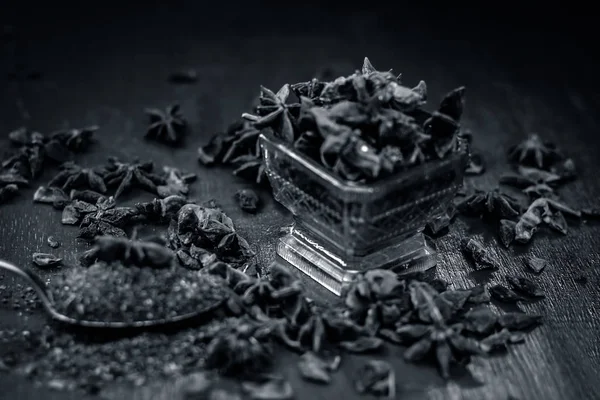 Anason yıldız tozu tablo ile yakın çekim