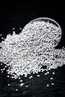 Susam geleneksel sepet içinde görünümünü kapat