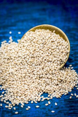 Susam geleneksel sepet içinde görünümünü kapat