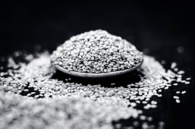 Susam geleneksel sepet içinde görünümünü kapat