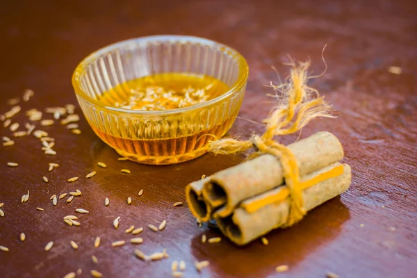 Kreuzkümmel Oder Zeera Wasser Mit Etwas Zimt — Stockfoto