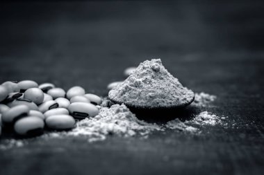 Cowhage, Mucuna pruriens tozu ile görünümünü kapat.