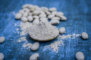 Cowhage, Mucuna pruriens tozu ile görünümünü kapat.
