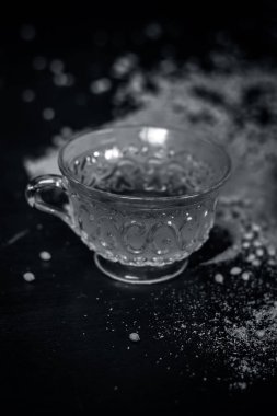  kişniş, çay kapatır görünümü