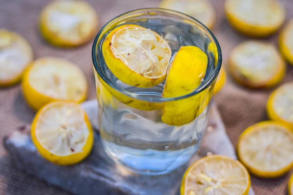 Agua Limón Limonada Con Rodajas Limones — Foto de Stock