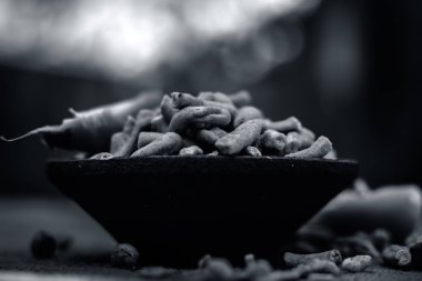 Hint meze, tikha gathiya, bhavnagri gathiya, yeşil soğuk biber ile bir aperatif olarak servis yakın çekim