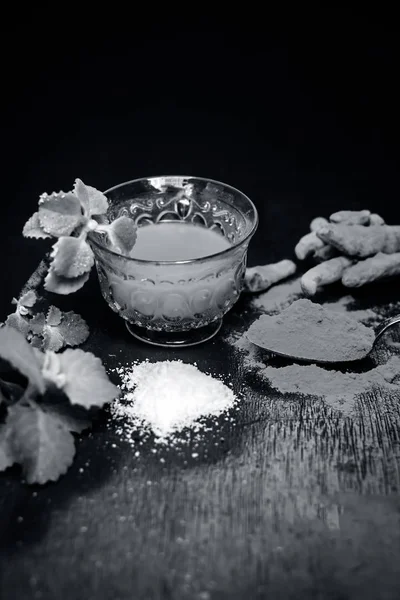 Tea Turmeric Salt Wooden Table — Stock Photo, Image