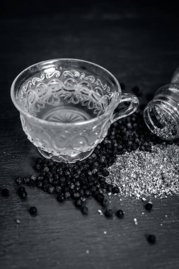 Çay kara biber ham karabiber ve toz karabiber.