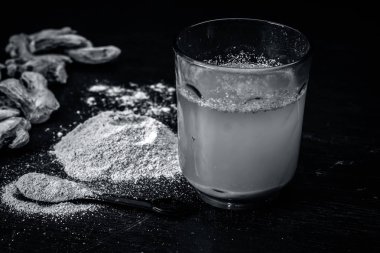 Kadar çıkarılan su kurutulmuş zencefil görünümü Kapat 