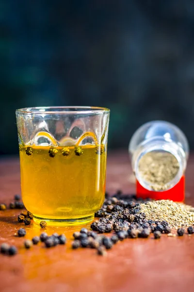 Thee Glas Met Kruiden Geserveerd Tafel — Stockfoto