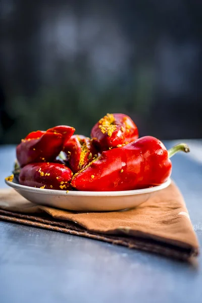 Pimentos Pimenta Vermelha Marinados Sementes Mostarda Óleo Mostarda Estilo Gótico — Fotografia de Stock