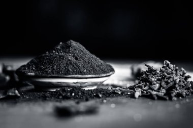 Toz kömür ham kömür ve karanfil