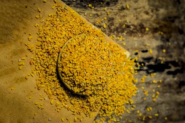 Crushed Fenugreek Seeds Bowl Wooden Surface — Stock Photo, Image