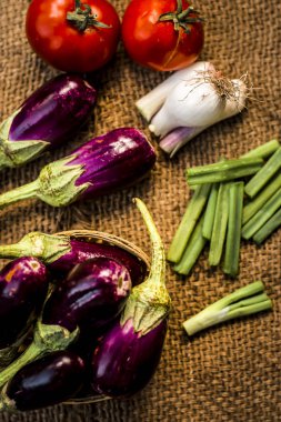 Çavuş arka plan bir baharatlı Hint öğle yemeği için sebze görünümü kapatın