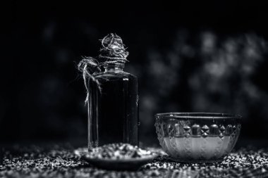 Görünümü daha yumuşak ve kalın deri için malzemelerin kadar yakın ve uzun saç Hindistan cevizi yağı, hardal tohumu ve mustards yağdır